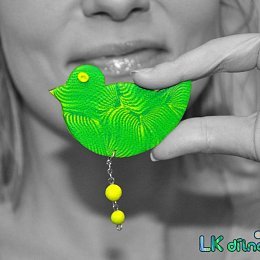 Ptáček z kolekce Otisky prstů